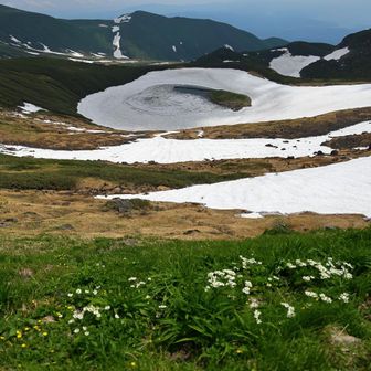 時間12：57分山頂小屋から2：20分御浜到着

