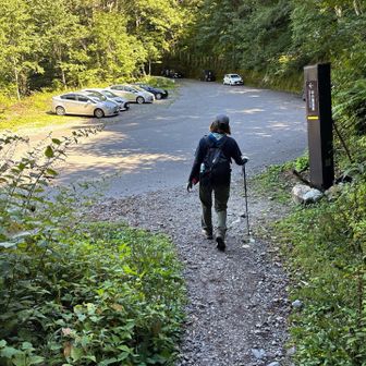 はぁーい、無事に下山！
今日も山頂で粘ったので長い山行になりました。
焼岳は凄い人気、平日でも山頂は大賑わい😳
これからも2回目の山、どんどん登りに行こ‼️
焼岳、楽しかった😃