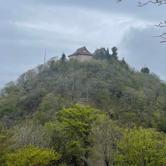 中岳に向かいます