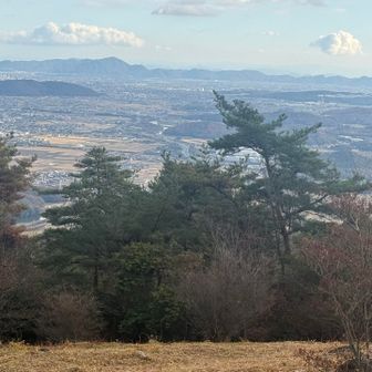 展望台から…。
ここから出発点までが長いのだ😆