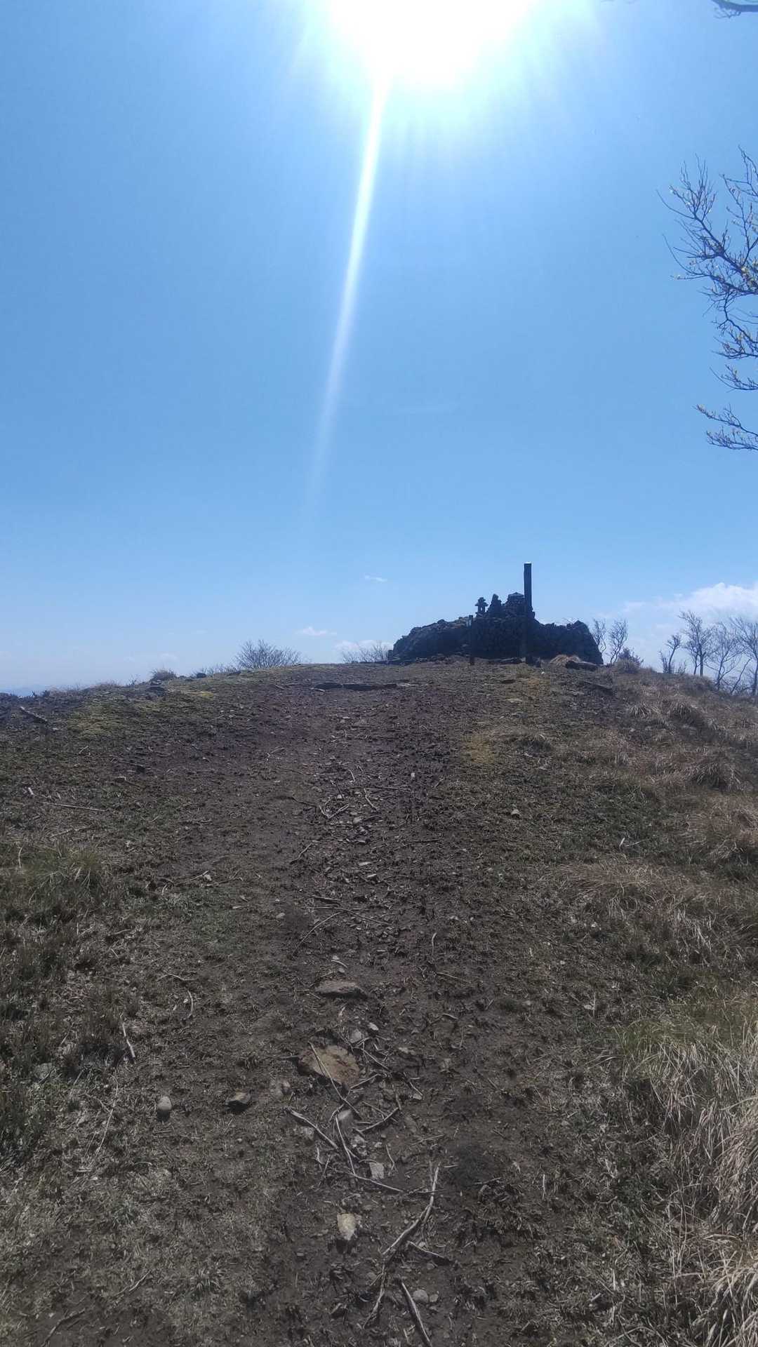 まもなく東峰山頂