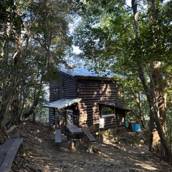 山小屋に戻ると