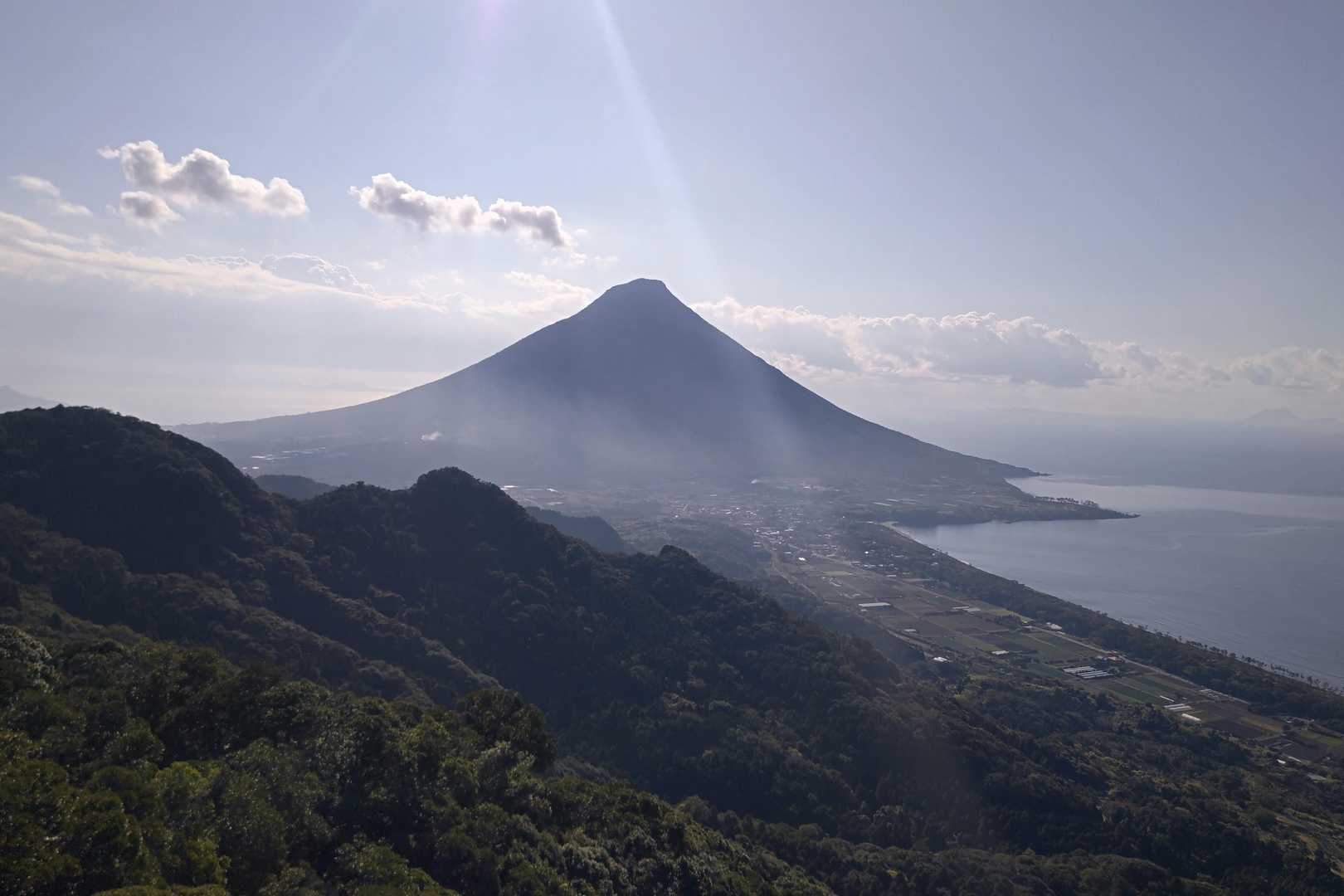開聞岩からけっこうすぐに山頂～😆