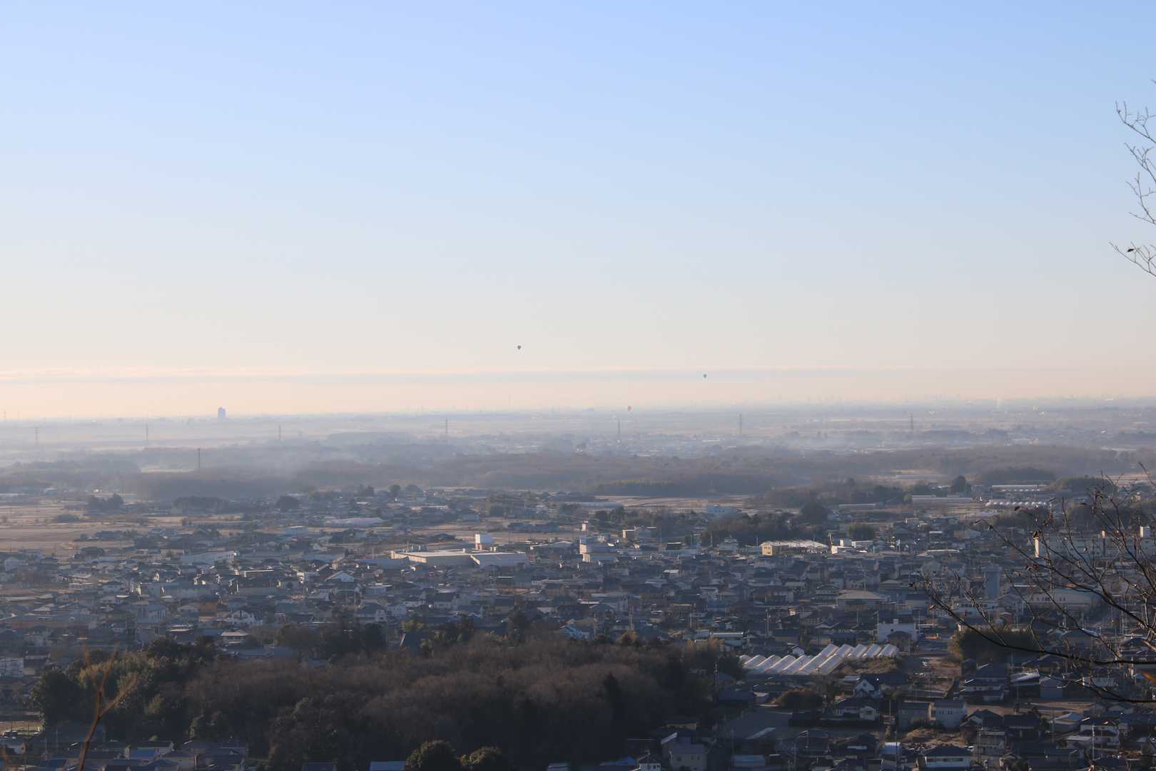 気球が飛んでました