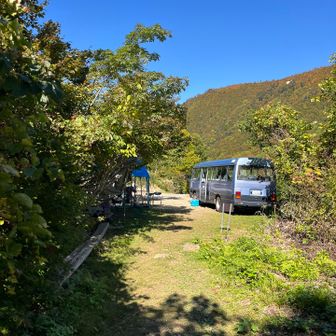 登山口まで帰ってきた
お迎えのバスが待機してくれてます！