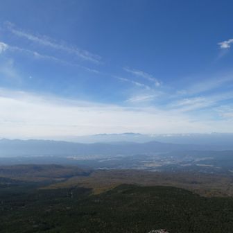 八ヶ岳の裾野が紅葉シーズン🍁道中の蓼科湖混んでたなぁ