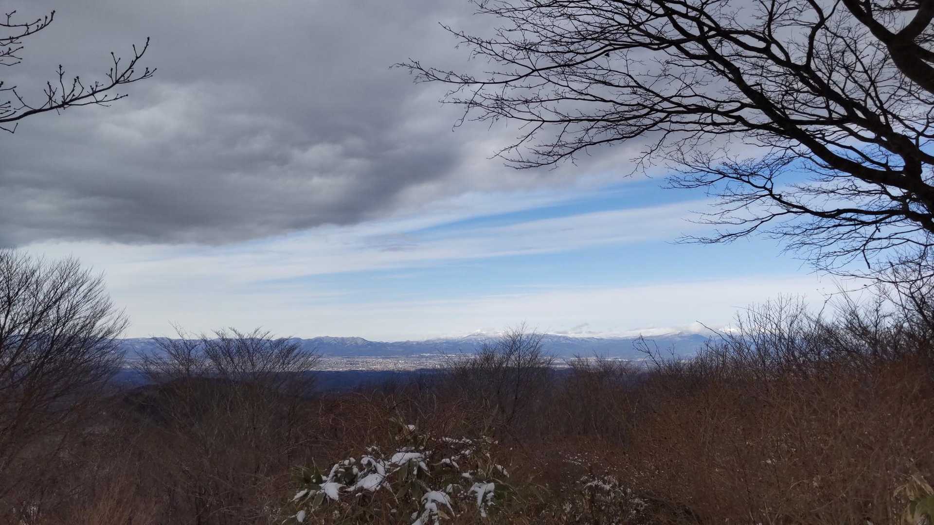 ここから見る景色も最高でした♡
丁度晴れ間が覗いて、遠くの山も綺麗に見えました👀