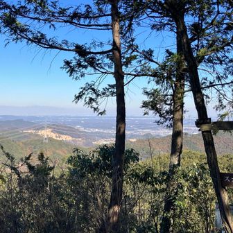 スカリ山山頂。空がキレイ