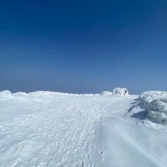 山頂
何故かさっきまで結構人がいたのに
今は独り占め