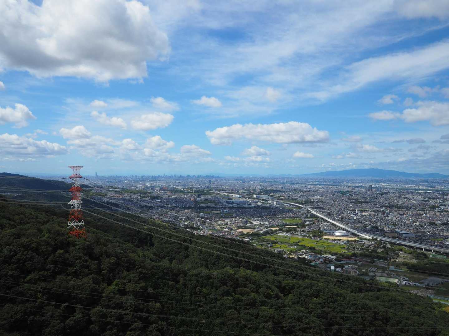 続いて大阪方面を広角レンズで…