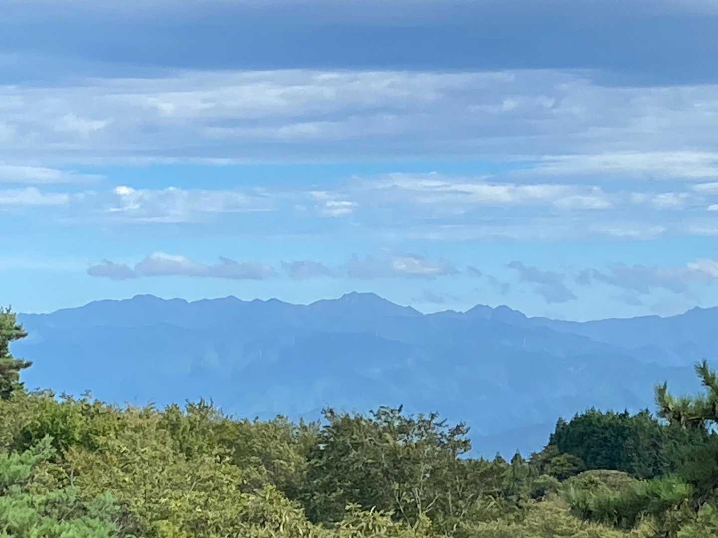 風が有るので大峰の山々が良く見えます