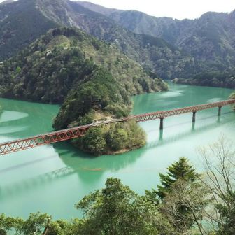 青い彗星のシャイ