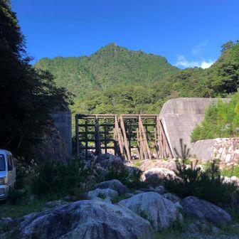 これが噂の砂防堰堤。
でか！