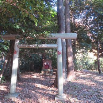 山頂近くにある稲荷神社