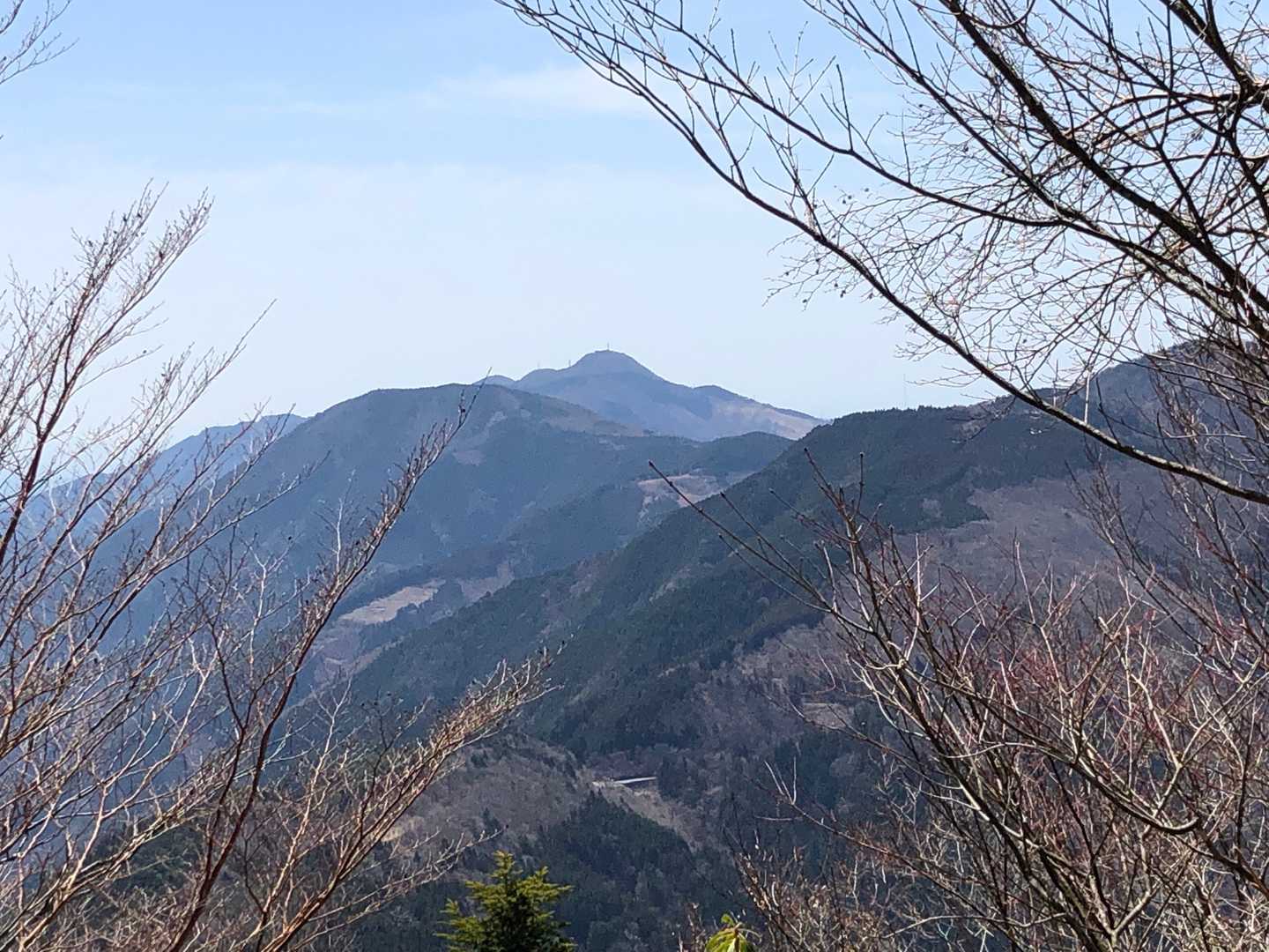 センターに佐久間町最高峰の竜頭山✨
