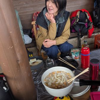 「何から食べようかな？」