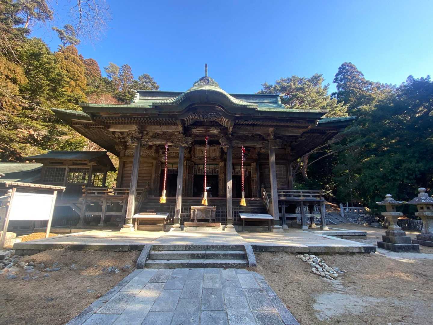 まずは、お詣り