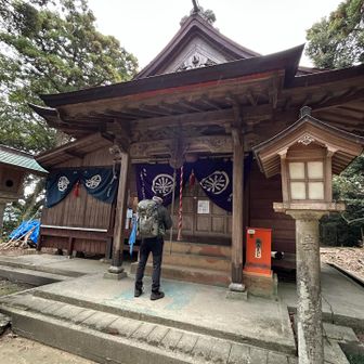 叶嶽神社
山頂標識探してウロウロ