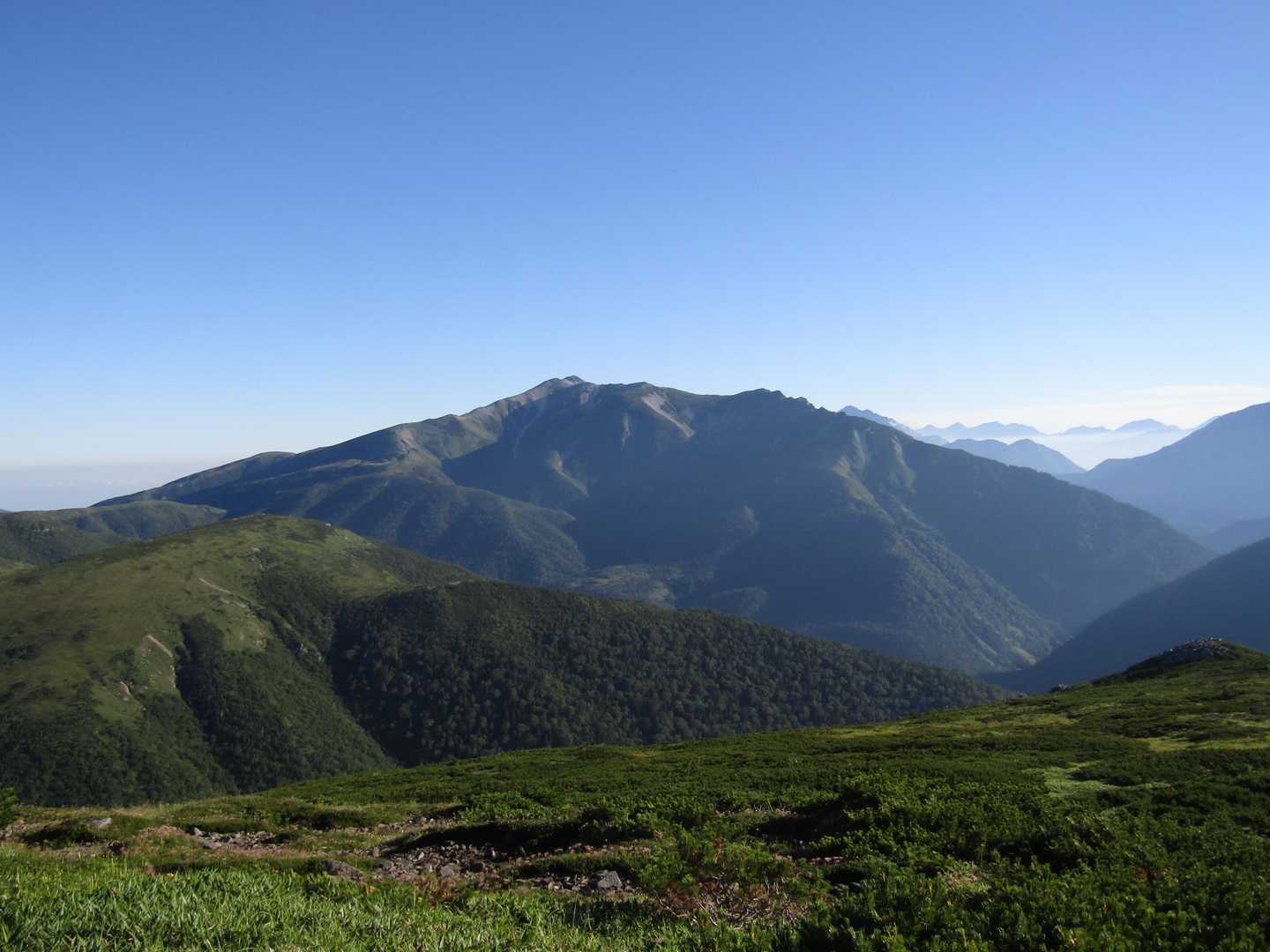 薬師岳
奥に後立山の山々が見えます。