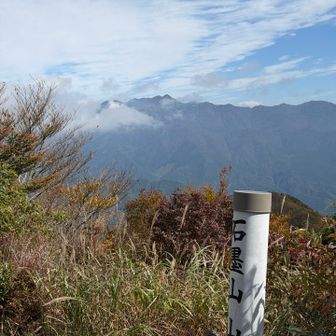 奥に石鎚山⛰️