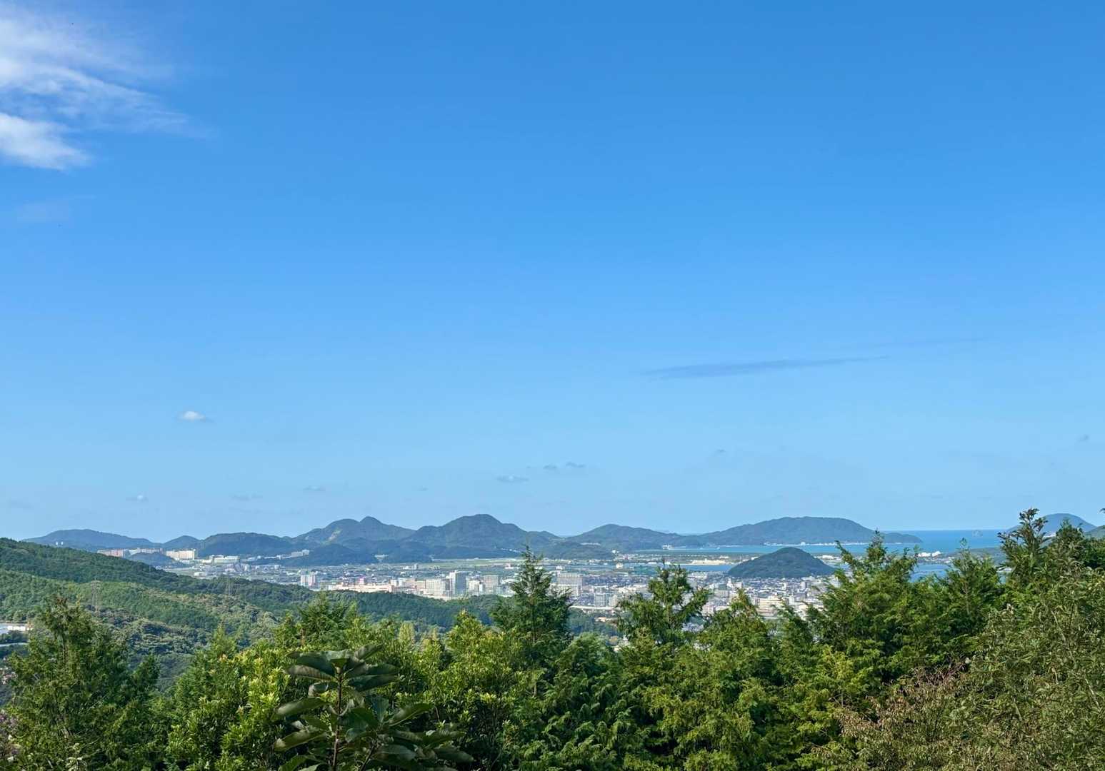 糸島の山々を眺めることができます👀