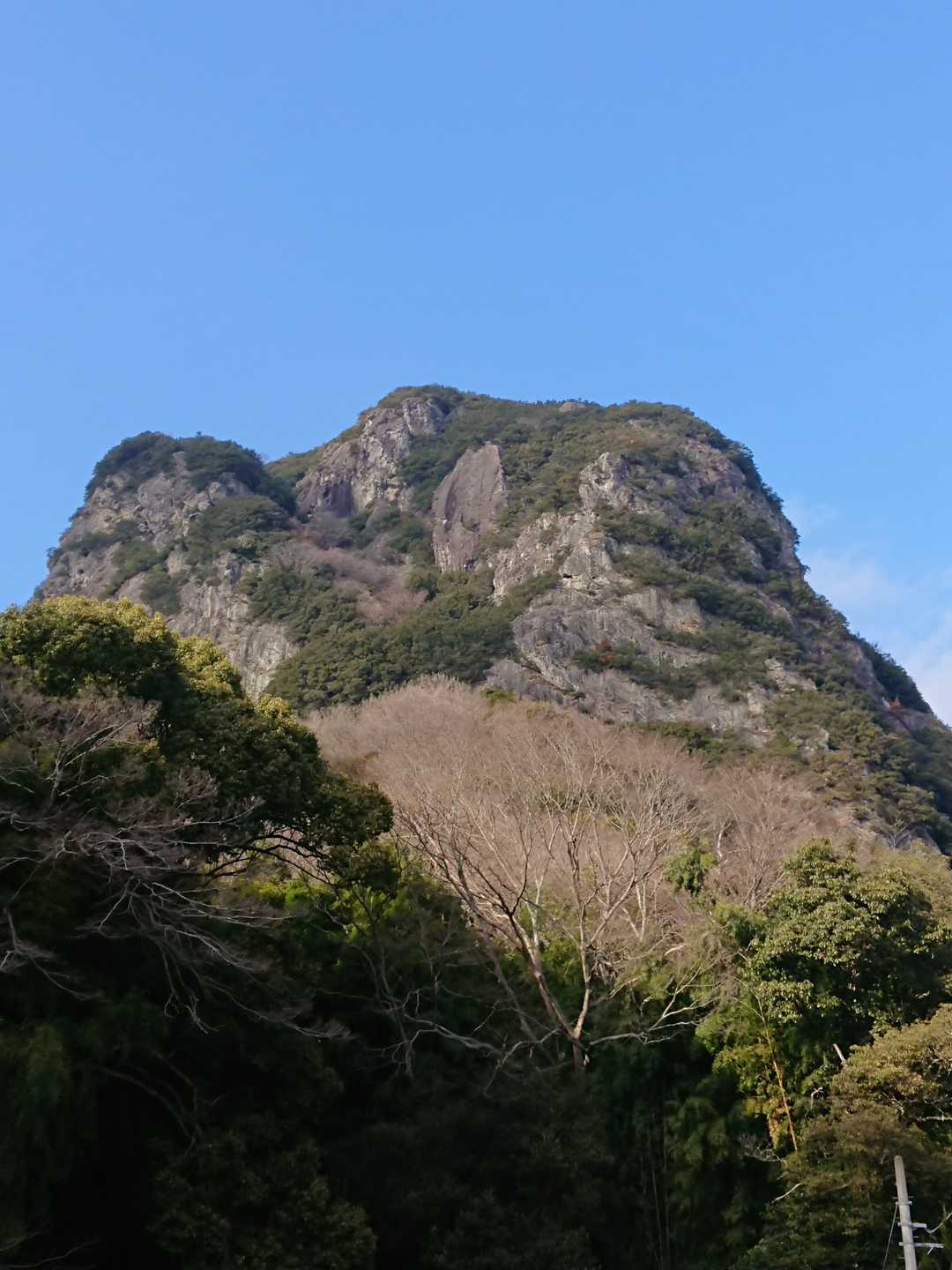 降りて来て、見上げた城山💕
あの上まで、行って来たんですね🎵