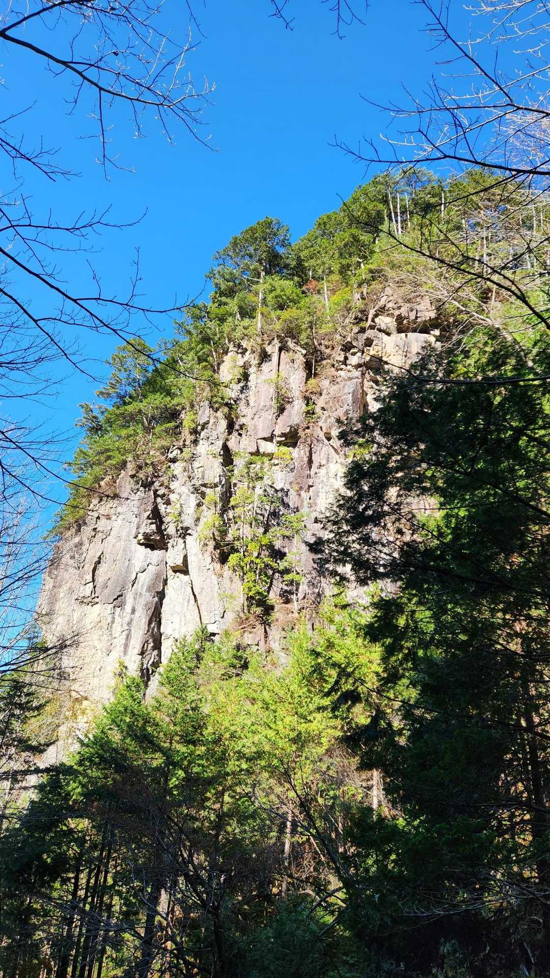 屏風岩に圧巻です。