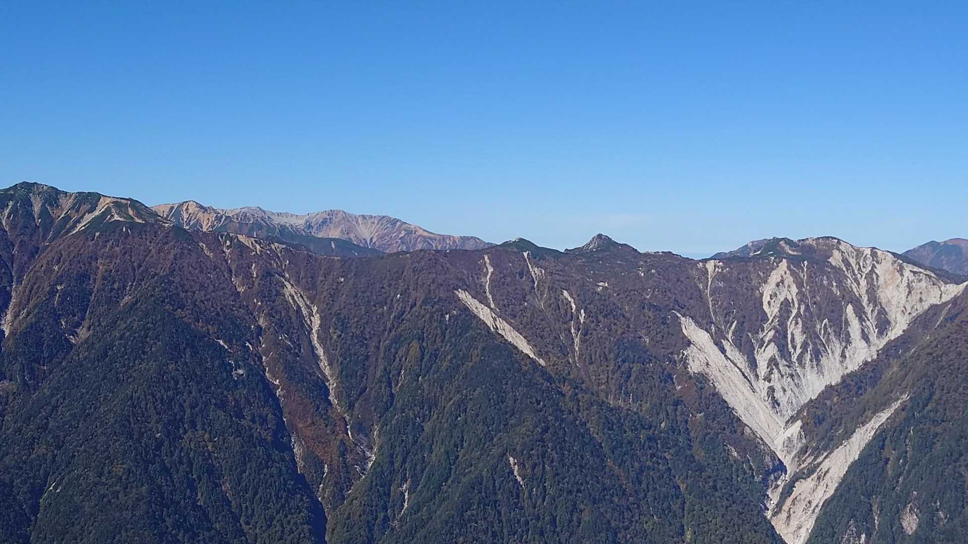 あのトンガリは烏帽子岳🤔