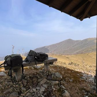 風がすごかった…
お腹いっぱい🤗
那岐山山頂にレッツゴー🚶‍♀️