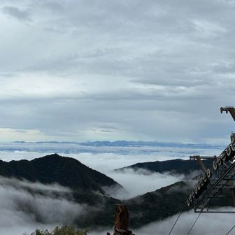 ロープウェイの終点駅から
なんと、富士山🗻この天気で眺望は期待していなかったので、嬉しい😊