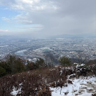 美濃加茂方向はまだ雪景色❄️