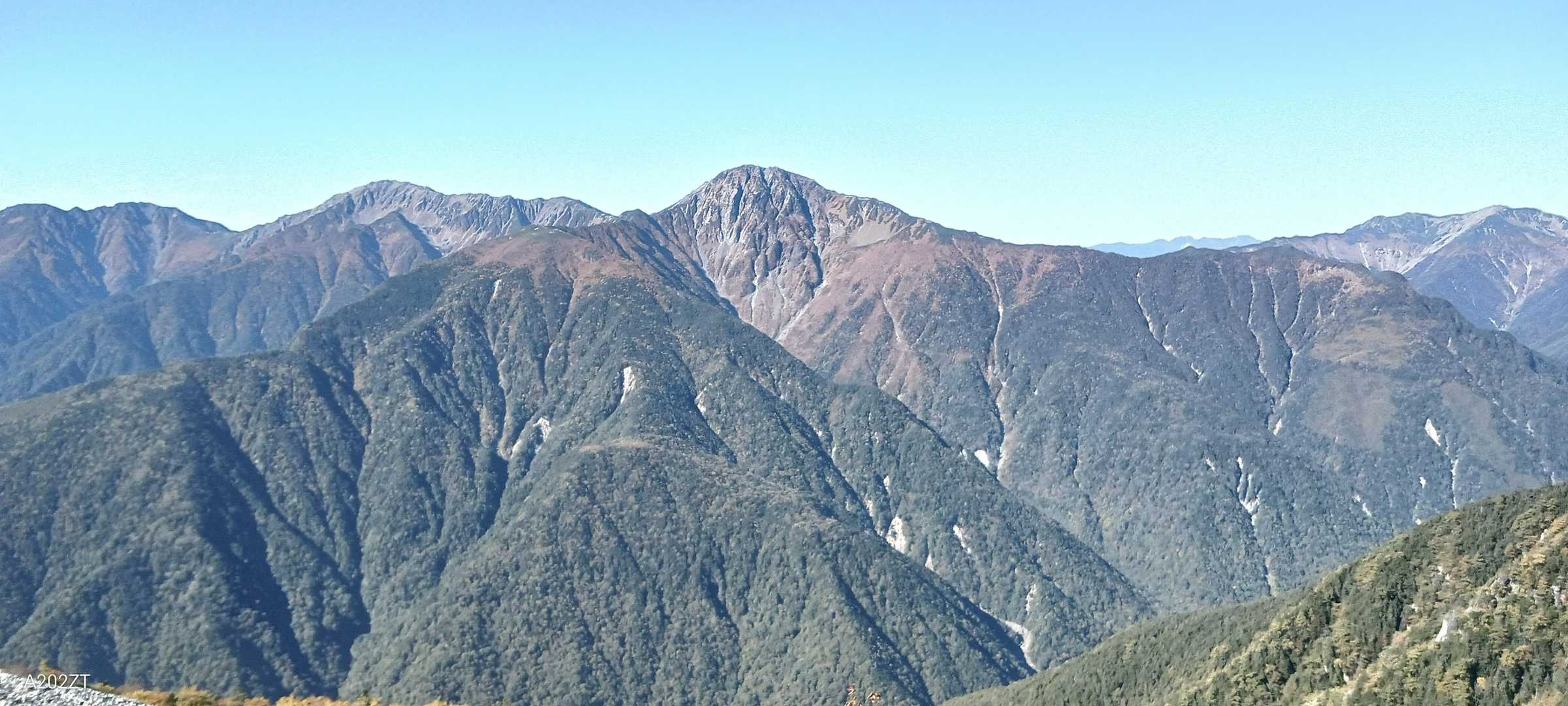北岳かな？
いつかはテント泊で登ってみたいです