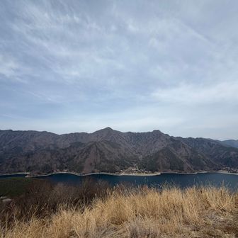 よく登っている西湖の北側の山々