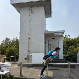 なかなか急な山でゾンビのスリラーの転びまくりの絶景アドベンチャーで、マイケルジャクソンになっちゃった‼️フォー

今回は、桜も、梅の花も両方観れてラッキーでした✌️🌸🌸

最後に三方五湖に沈む夕陽と、クセ強ぜんざいを食べれて、大満足でしたー🤩

ここ人気になりそ🤭

thank you everyone ❣️