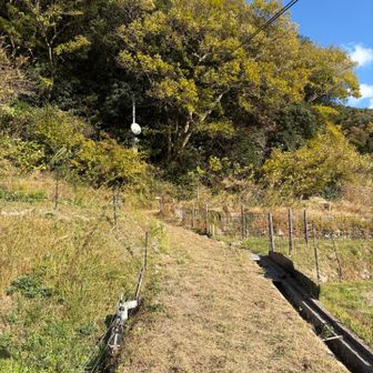 人の家の横を通らせてもらうのね
　〜