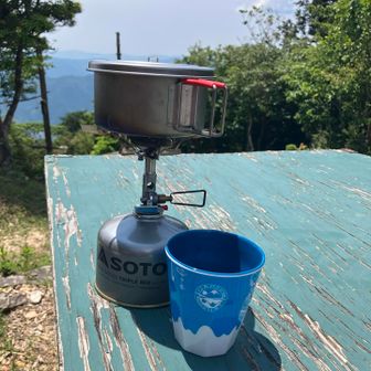 コーヒーとカステラで休憩
コップは富士山です🗻