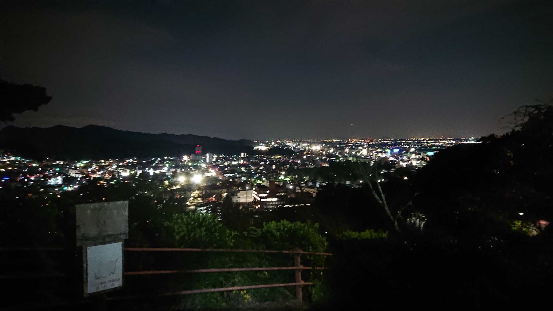 途中の公園から
ここからでも既にキレイ✨