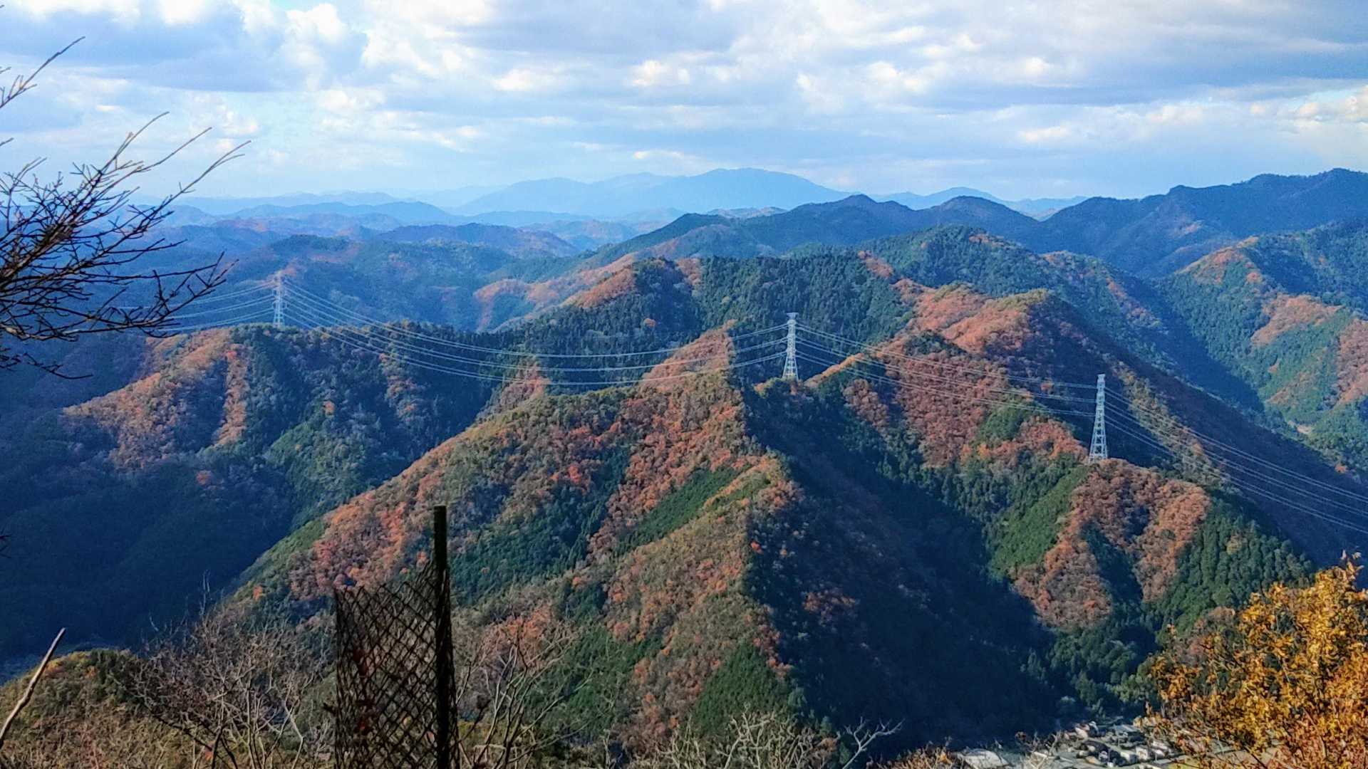 西に那岐山。