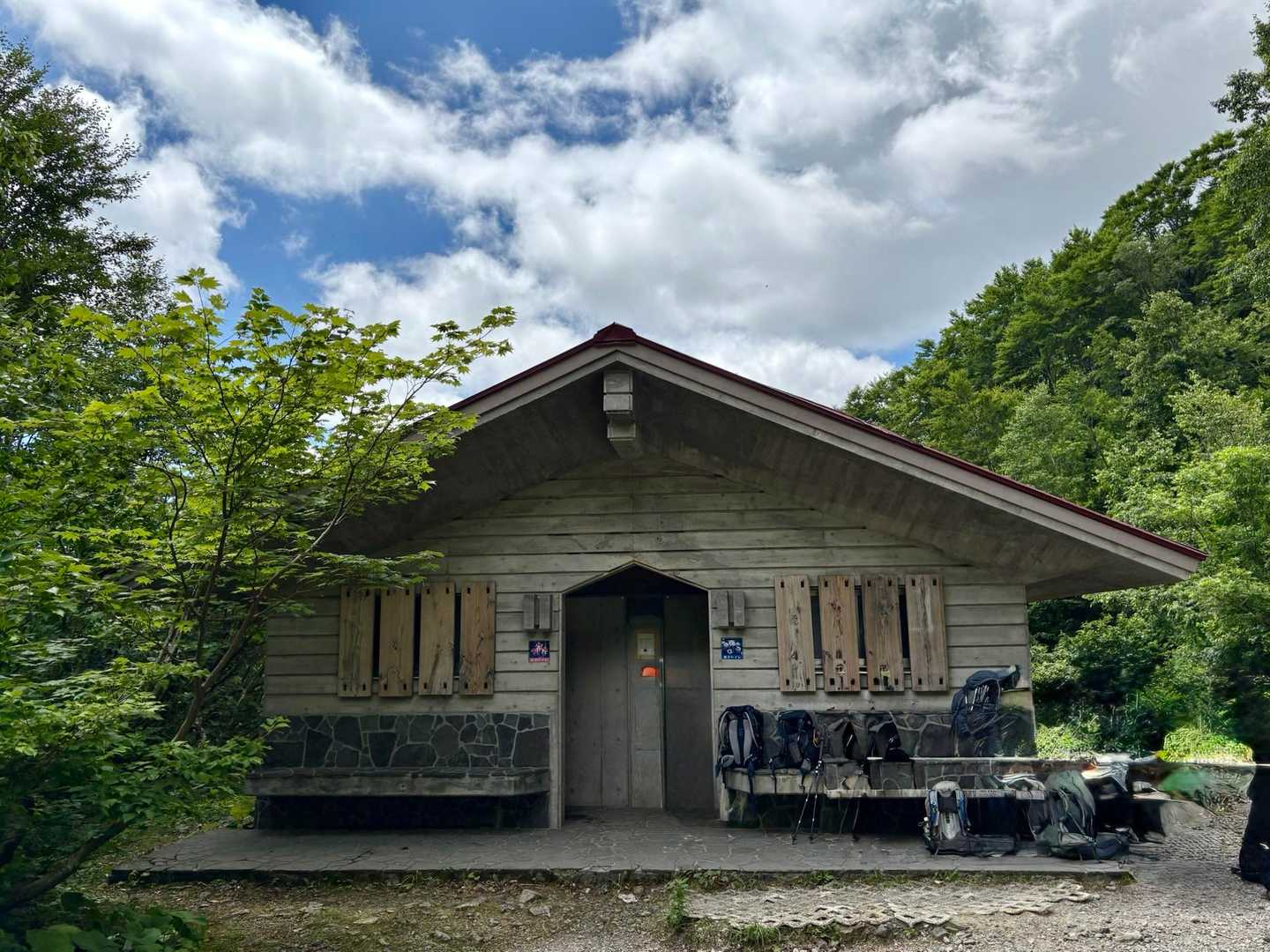 中飯場
トイレ使用不可でした