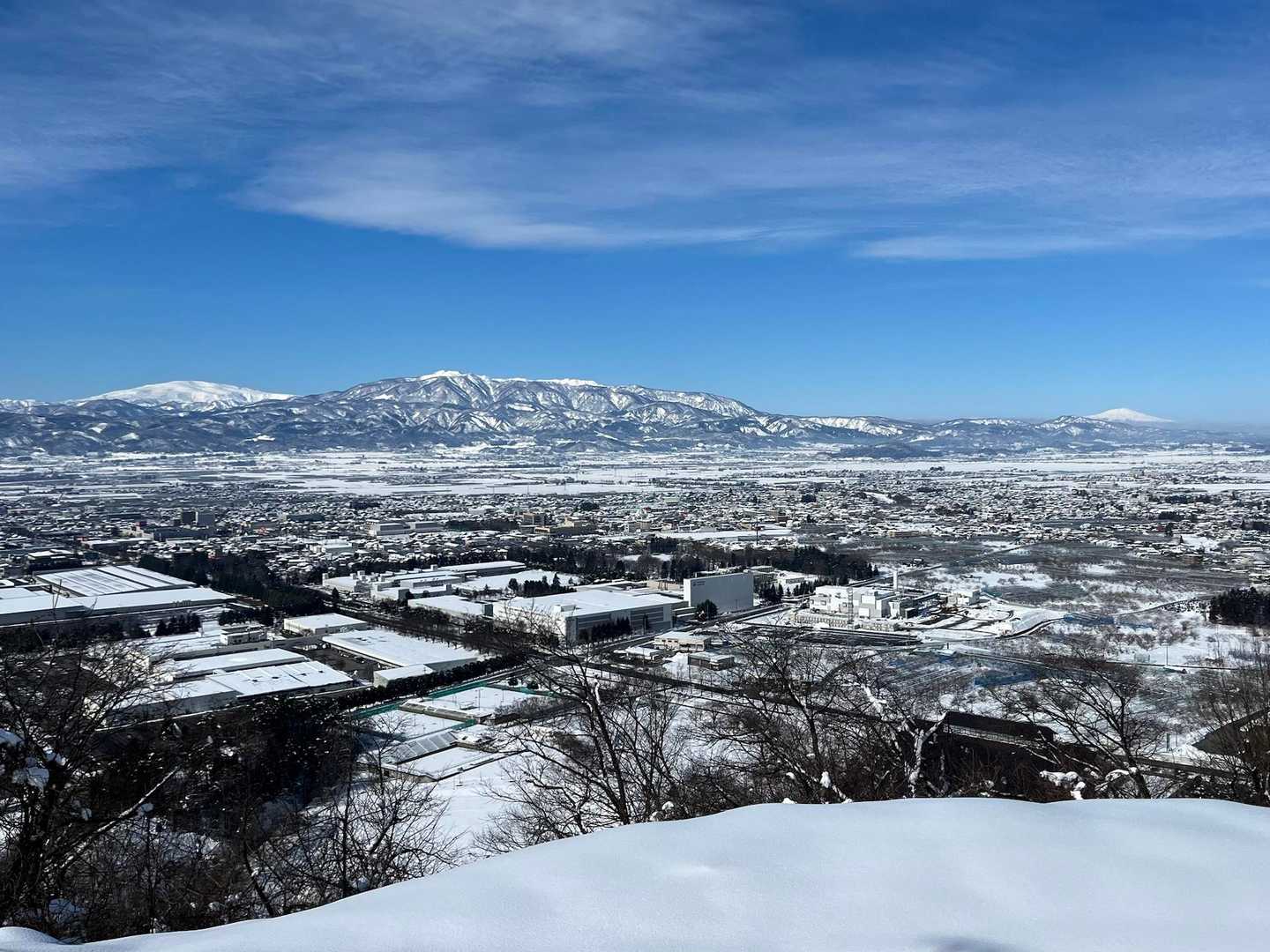 大森山山頂から『月山・葉山・