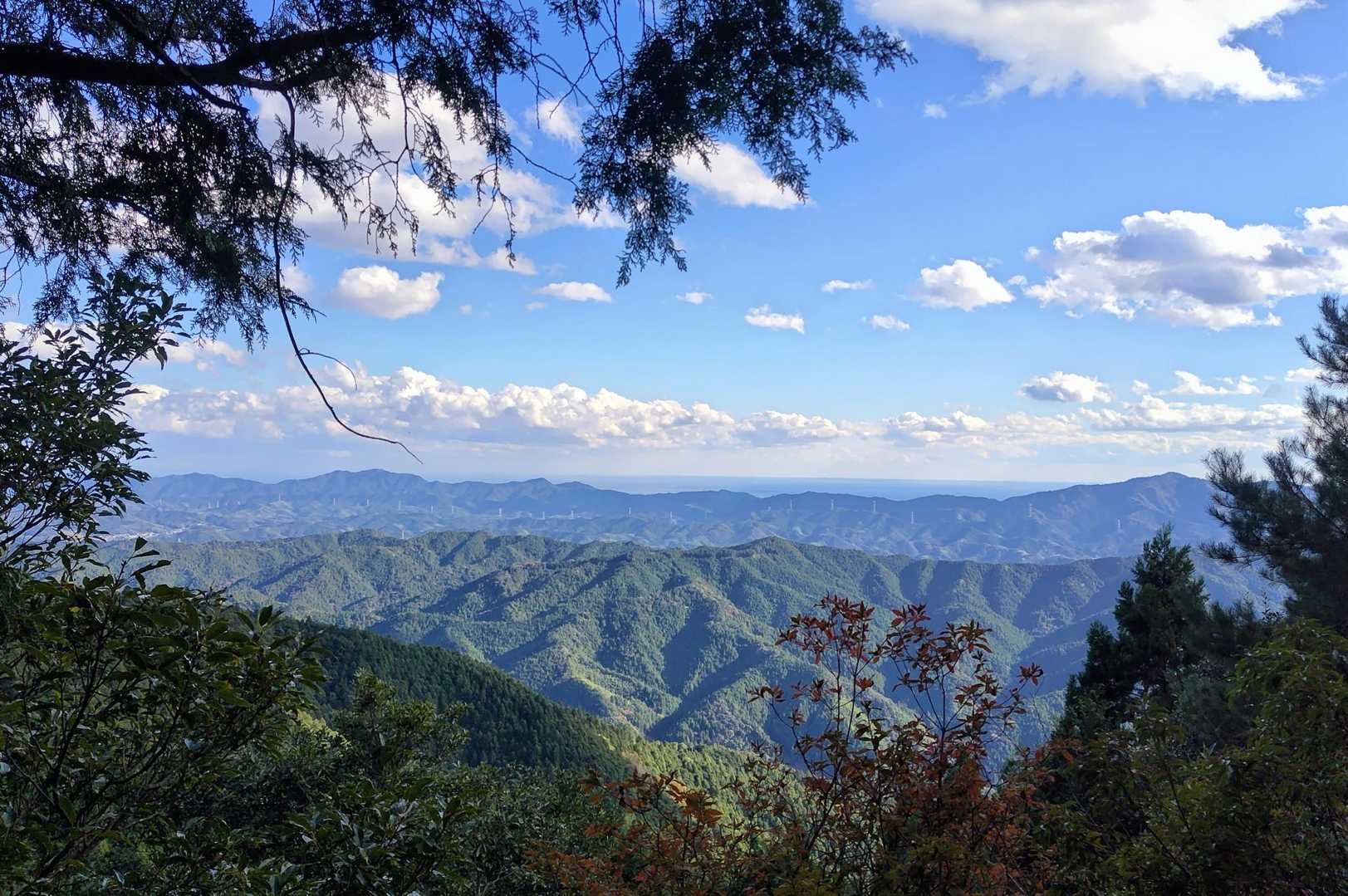 帰りにもう一度、ビュースポット

山の尾根沿いにアンテナがずら〜り🗼🗼🗼