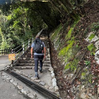 スタート早々に階段地獄がやってくる