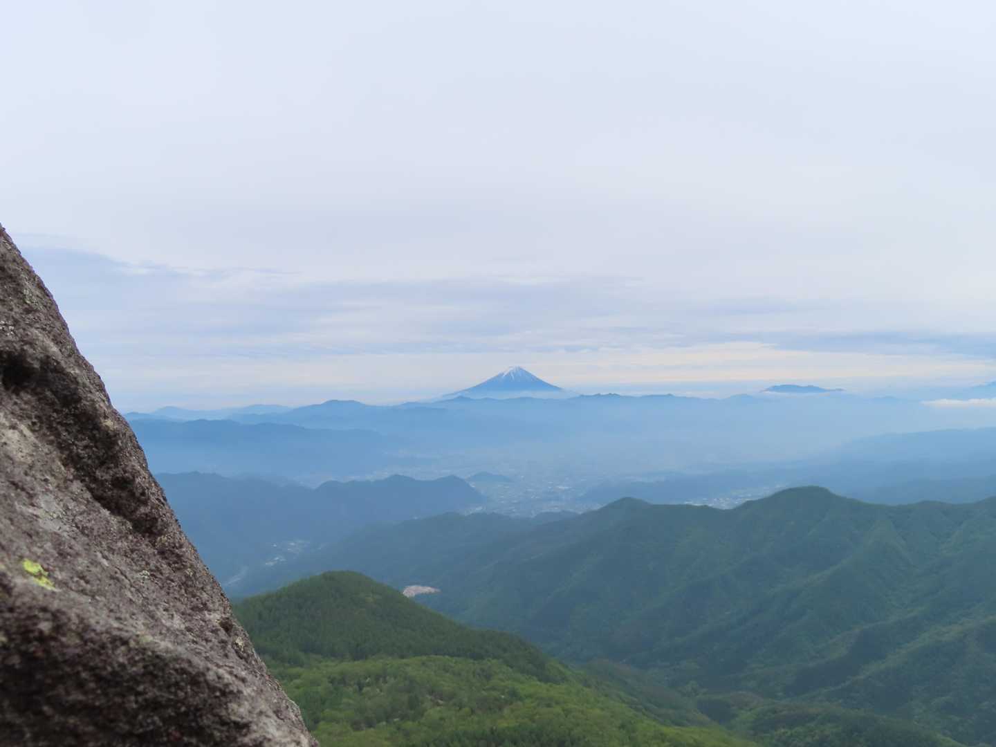 腕をびょーんと伸ばして📷️パシャ！ってしたら、🗻富士山写ってた😂