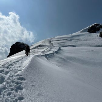ザンゲ岩に近づいてきた🪨