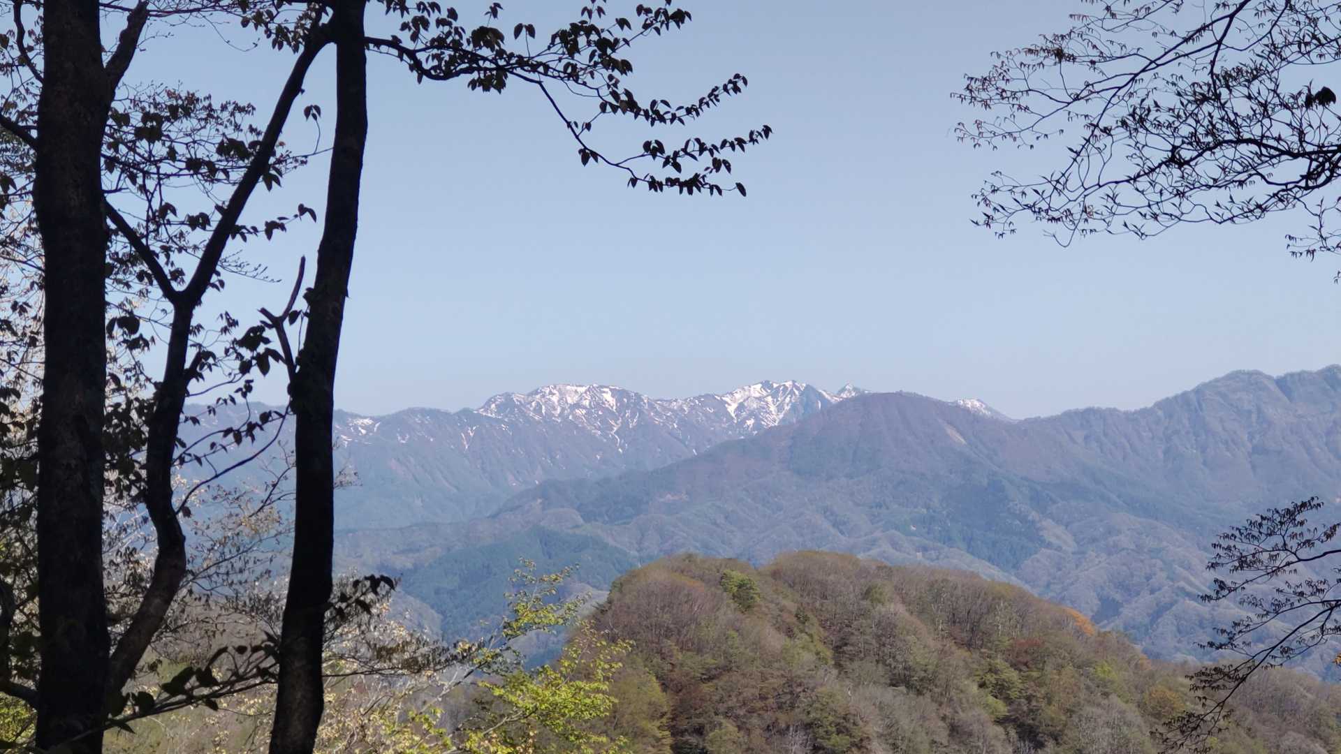 あれは12月に積雪で苦戦した一夜山！