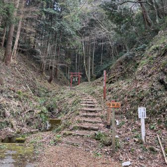 ここからも登れますが、荒れてるコメントあります。