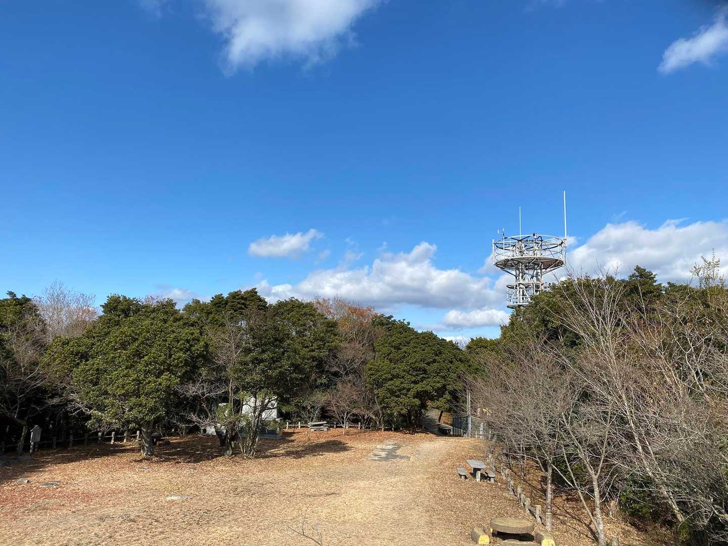 広場まで戻って来ました。
