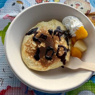 山友ちゃんはパンケーキ🥞作ってくれました😆
ていね100と書いてくれました🙌