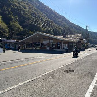 新島々駅通過