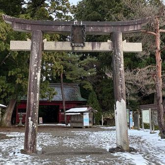 さて、羽黒山登山口到着
ぐちゃぐちゃ感がわからないので長靴で行ってみよう